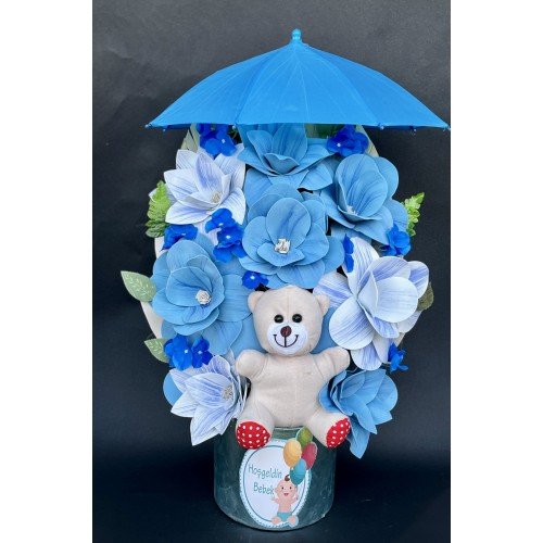 Sevimliliği ve Zarafeti Bir Arada: Ayıcıklı ve Şemsiyeli Erkek Bebekli Yapay Çiçek