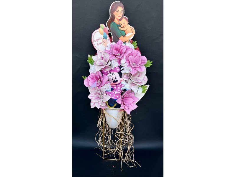 Benzersiz Tasarım Sehpalı ve Anne Kızlı Figürlü Kız Bebekli Yapay Çiçek